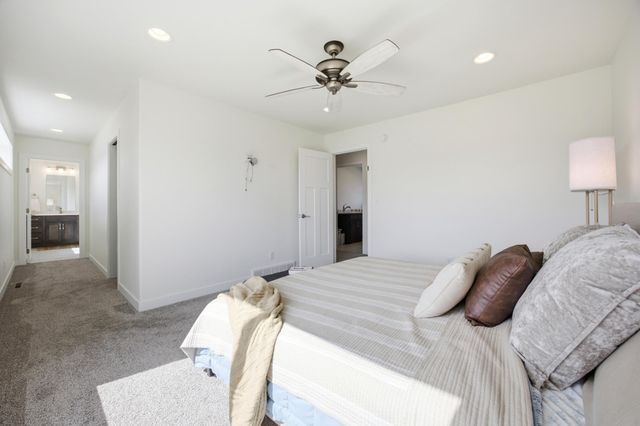 8850 Meadowlark Parkway, Horace, ND 58047