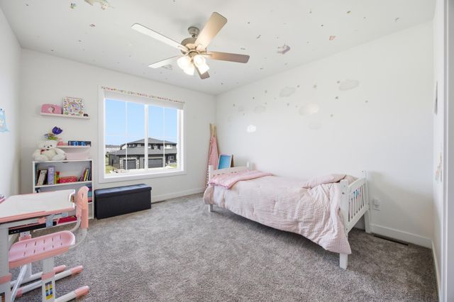 8850 Meadowlark Parkway, Horace, ND 58047