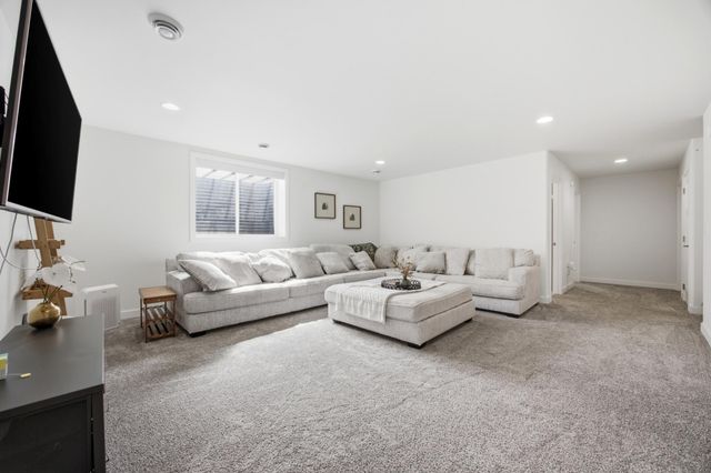 8850 Meadowlark Parkway, Horace, ND 58047