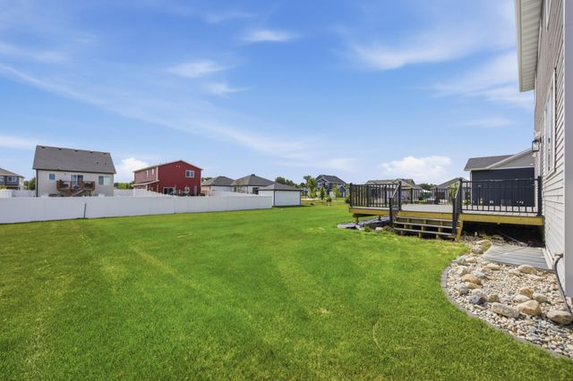 8850 Meadowlark Parkway, Horace, ND 58047