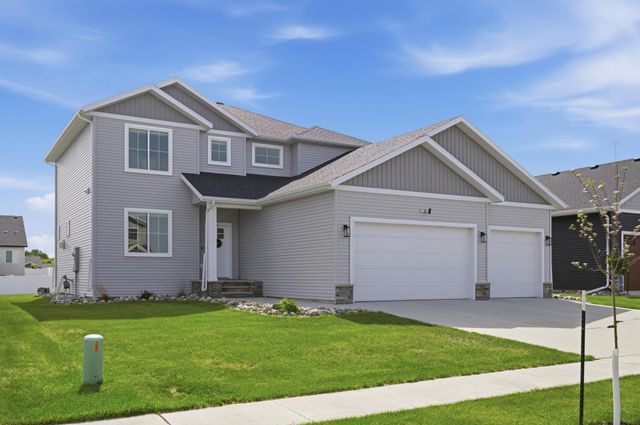 8850 Meadowlark Parkway, Horace, ND 58047