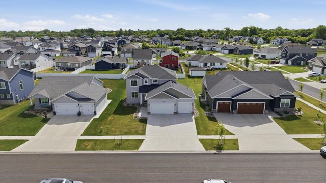8850 Meadowlark Parkway, Horace, ND 58047