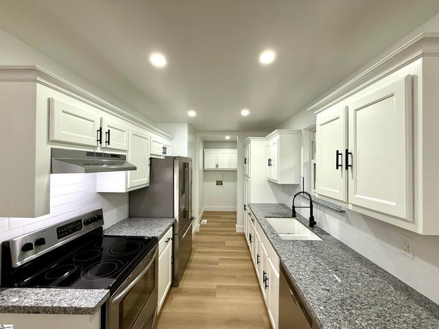 202 Randolph Court, Woodruff, SC 29388