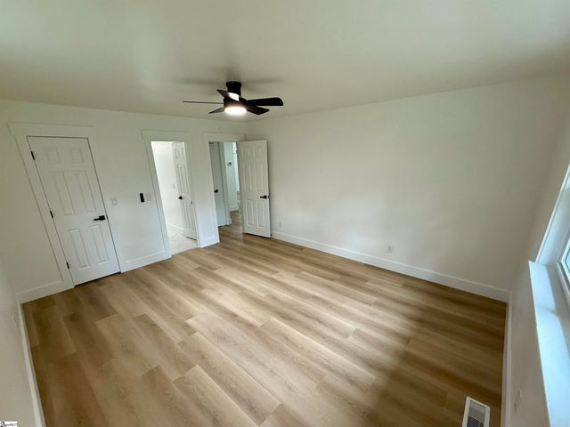 202 Randolph Court, Woodruff, SC 29388