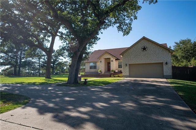 460 Tahitian DR, Bastrop, TX 78602