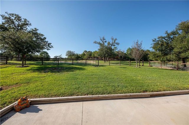 460 Tahitian DR, Bastrop, TX 78602