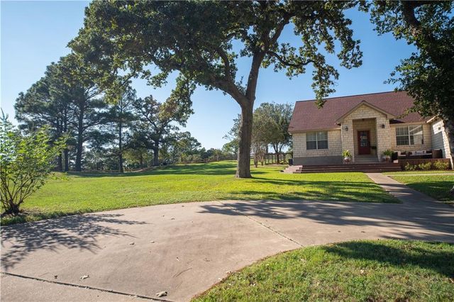 460 Tahitian DR, Bastrop, TX 78602