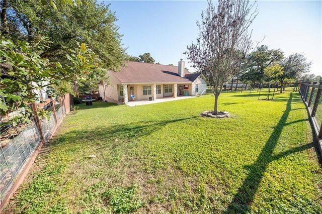 460 Tahitian DR, Bastrop, TX 78602