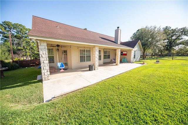 460 Tahitian DR, Bastrop, TX 78602