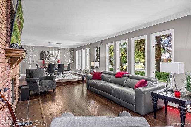 28330 E Blom Drive, Harrison Twp, MI 48045