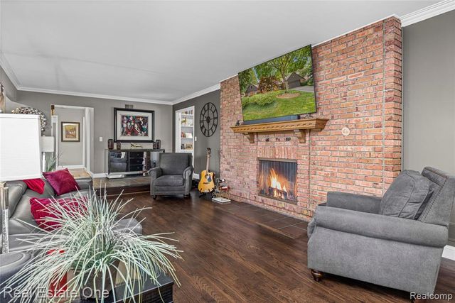 28330 E Blom Drive, Harrison Twp, MI 48045