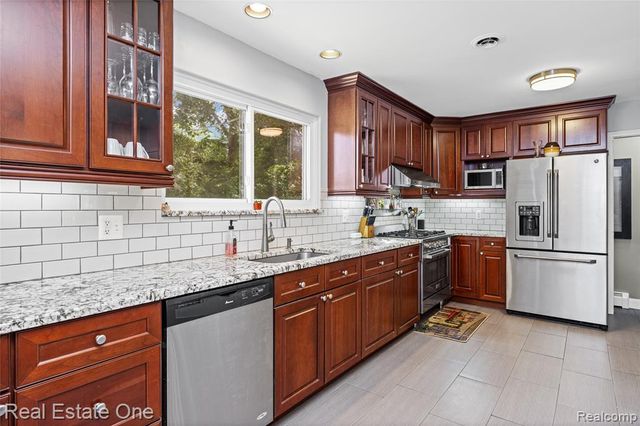 28330 E Blom Drive, Harrison Twp, MI 48045