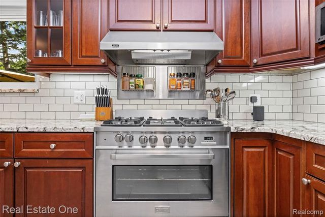 28330 E Blom Drive, Harrison Twp, MI 48045
