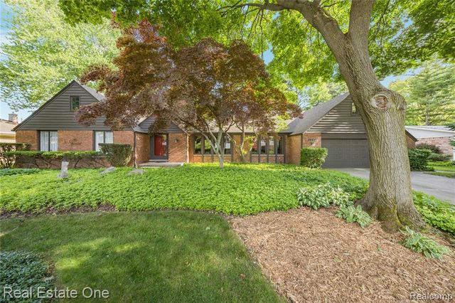 28330 E Blom Drive, Harrison Twp, MI 48045