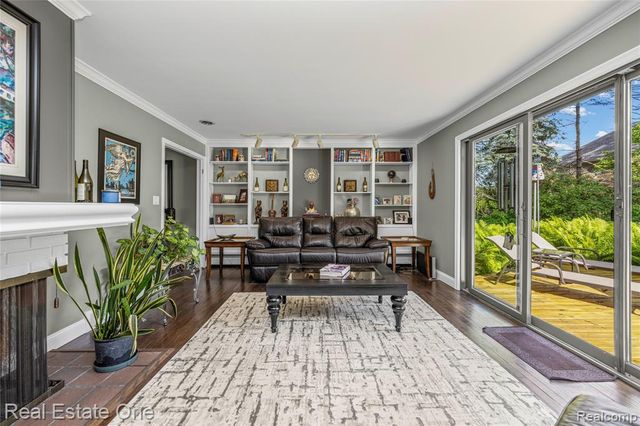 28330 E Blom Drive, Harrison Twp, MI 48045