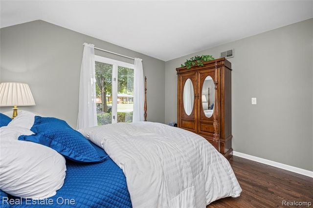28330 E Blom Drive, Harrison Twp, MI 48045