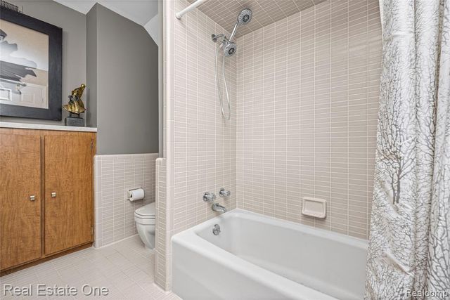 28330 E Blom Drive, Harrison Twp, MI 48045