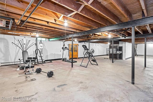 28330 E Blom Drive, Harrison Twp, MI 48045