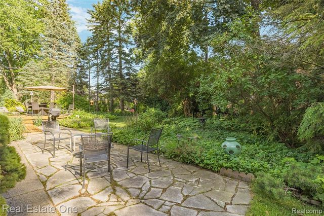 28330 E Blom Drive, Harrison Twp, MI 48045