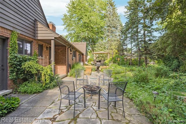 28330 E Blom Drive, Harrison Twp, MI 48045