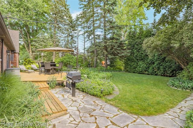 28330 E Blom Drive, Harrison Twp, MI 48045