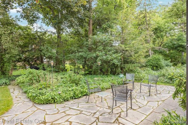 28330 E Blom Drive, Harrison Twp, MI 48045