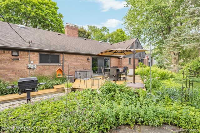 28330 E Blom Drive, Harrison Twp, MI 48045