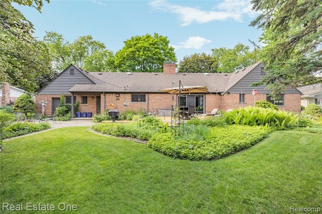 28330 E Blom Drive, Harrison Twp, MI 48045