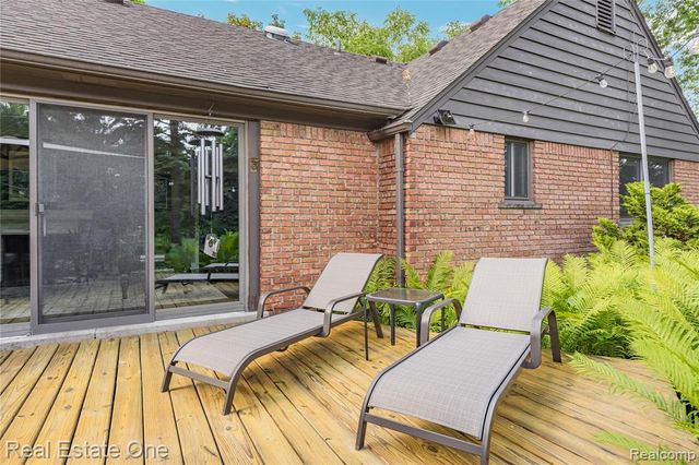 28330 E Blom Drive, Harrison Twp, MI 48045