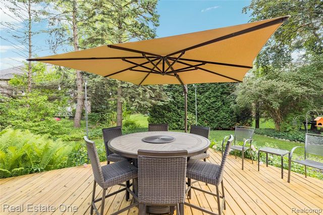 28330 E Blom Drive, Harrison Twp, MI 48045