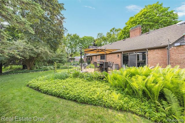 28330 E Blom Drive, Harrison Twp, MI 48045