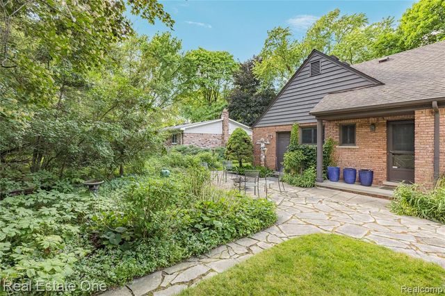 28330 E Blom Drive, Harrison Twp, MI 48045
