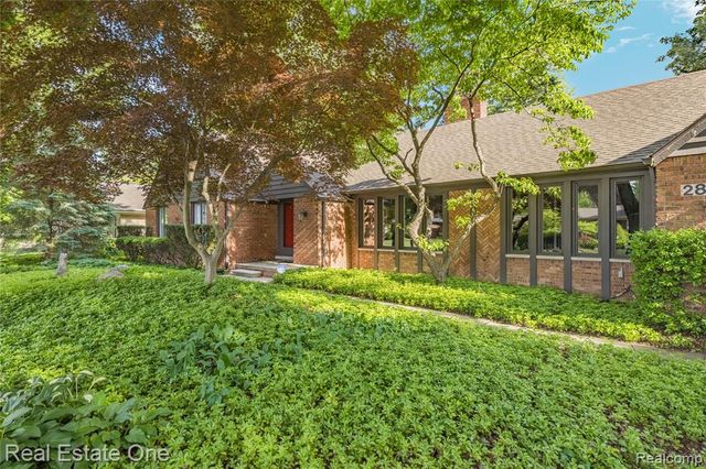 28330 E Blom Drive, Harrison Twp, MI 48045