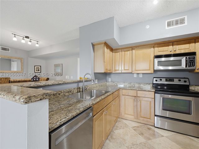 11710 Saint Andrews Pl 202, Wellington, FL 33414
