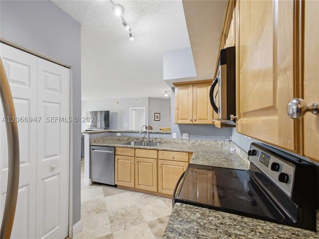 11710 Saint Andrews Pl 202, Wellington, FL 33414