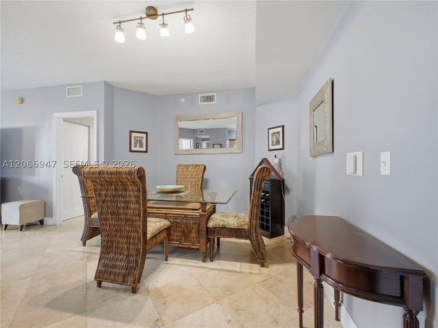 11710 Saint Andrews Pl 202, Wellington, FL 33414