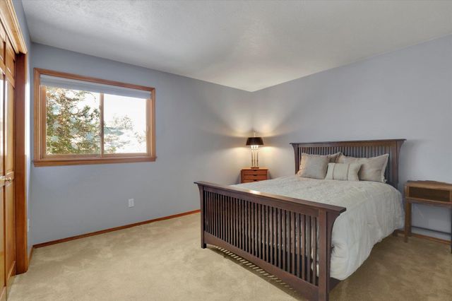 6824 S Highland Park Dr, Spokane, WA 99223