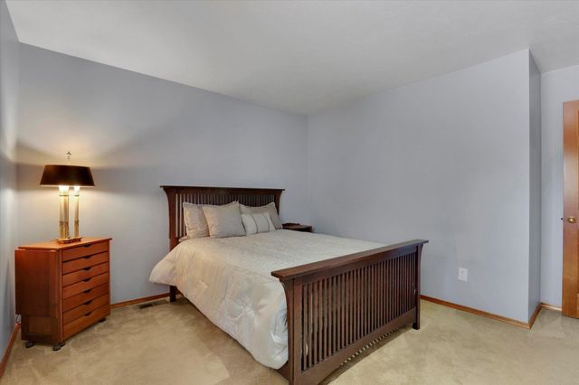 6824 S Highland Park Dr, Spokane, WA 99223