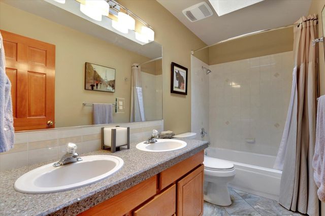 6824 S Highland Park Dr, Spokane, WA 99223