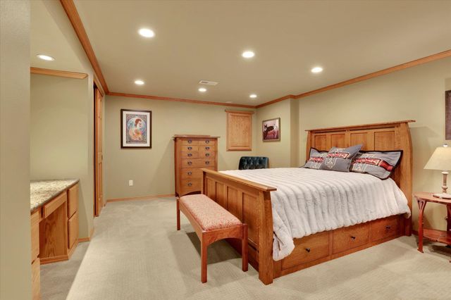 6824 S Highland Park Dr, Spokane, WA 99223