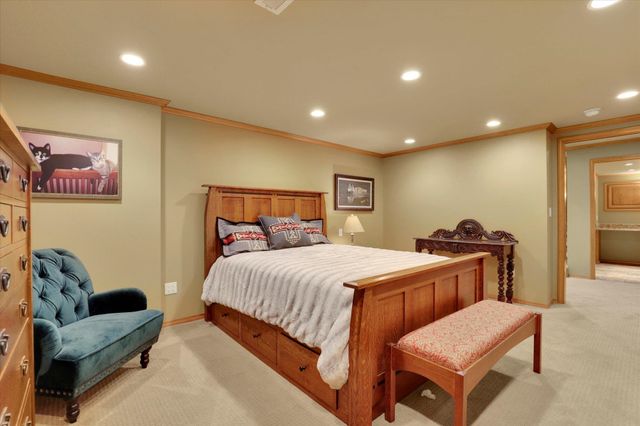 6824 S Highland Park Dr, Spokane, WA 99223