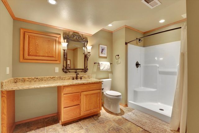 6824 S Highland Park Dr, Spokane, WA 99223