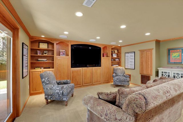 6824 S Highland Park Dr, Spokane, WA 99223