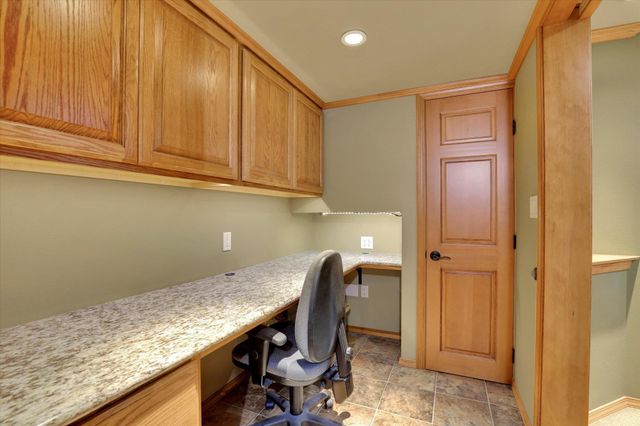 6824 S Highland Park Dr, Spokane, WA 99223