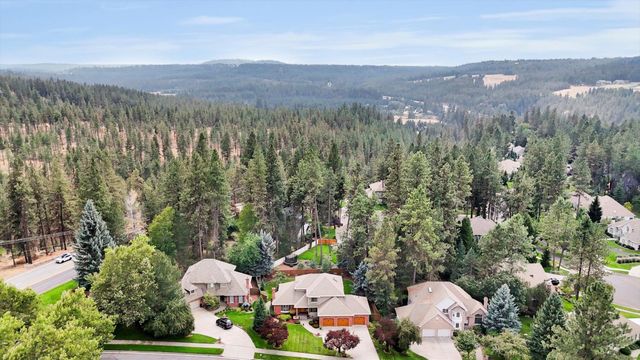 6824 S Highland Park Dr, Spokane, WA 99223