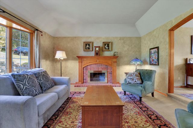 6824 S Highland Park Dr, Spokane, WA 99223