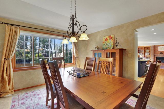 6824 S Highland Park Dr, Spokane, WA 99223