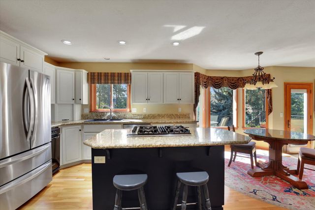 6824 S Highland Park Dr, Spokane, WA 99223