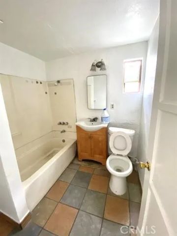 8035 Tippecanoe, San Bernardino, CA 92410