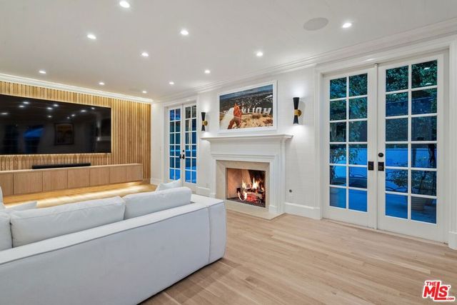 744 San Lorenzo Street, Santa Monica, CA 90402
